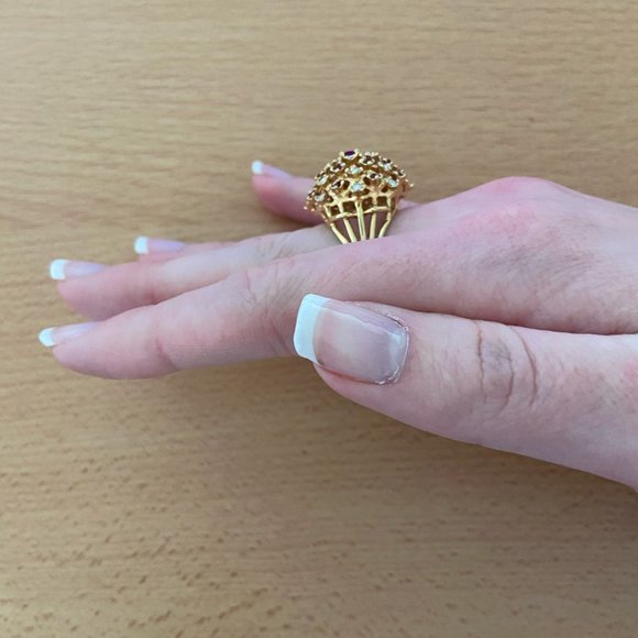 Ornate Gold Ring - Picture 5 of 5